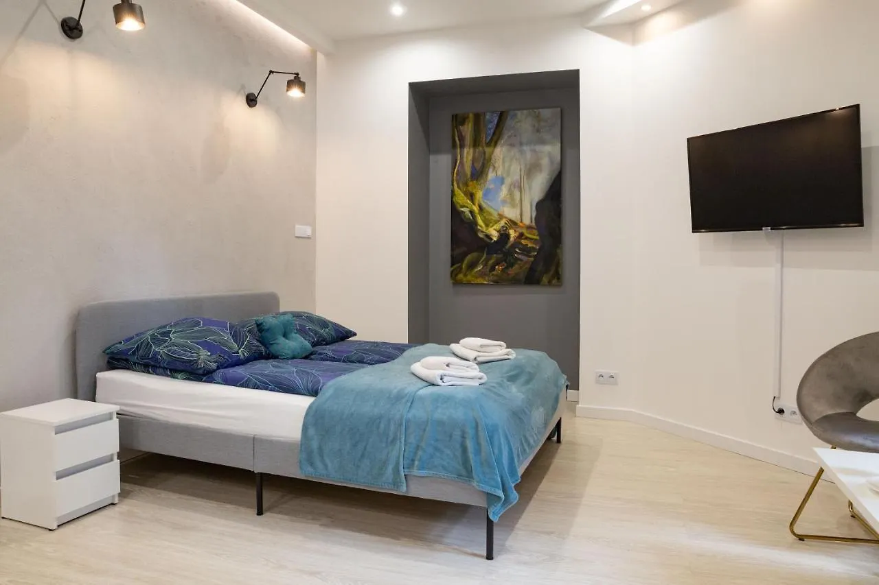 Shy But Shining! Lovely, Stylish & Fully Equipped. Apartment Krakow